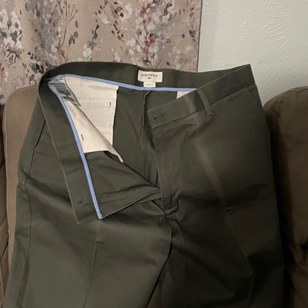 Dockers Men's Dark Green Dress Pants